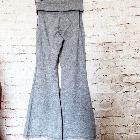 Aerie Offline The Hugger hi rise flare yoga pants - Picture 5 of 5